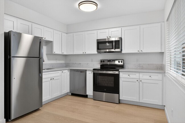 Interior Photo - Woodstock Manor