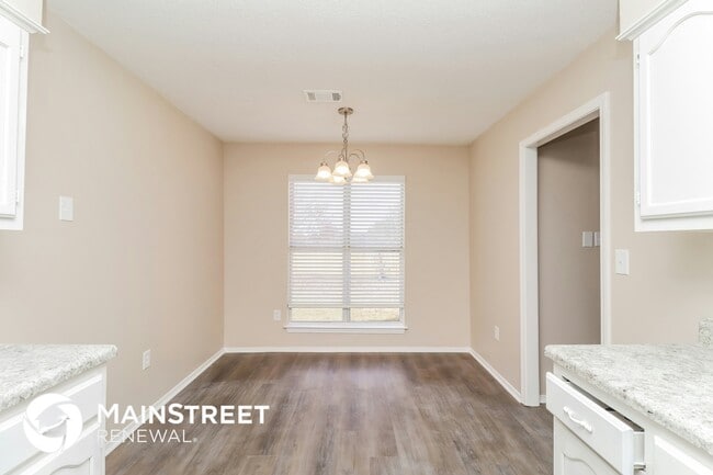 Foto del edificio - 4250 Brighton Dr