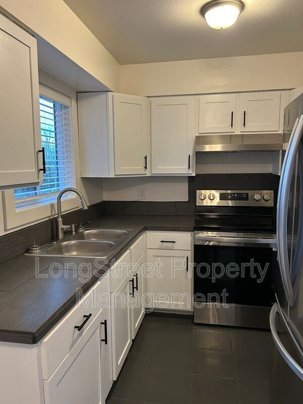 Photo - 11380 SW Greenburg Rd Apartment