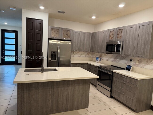 Foto del edificio - 16004 NW 91st Ct