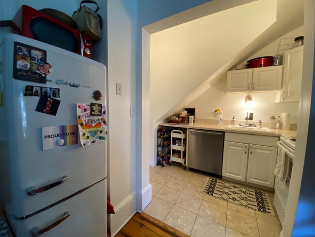 Building Photo - Charming 1 bed in Historic South End Brown...