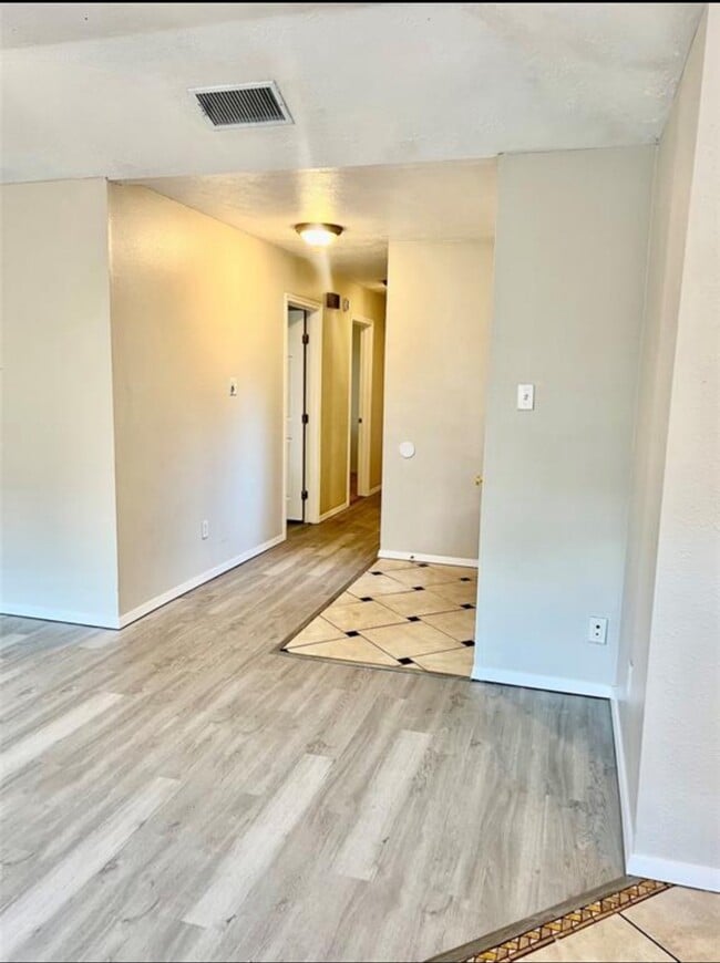 Building Photo - 2826 Pickett Dr