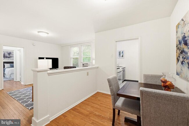 Foto del edificio - 7607 Eastern Ave NW