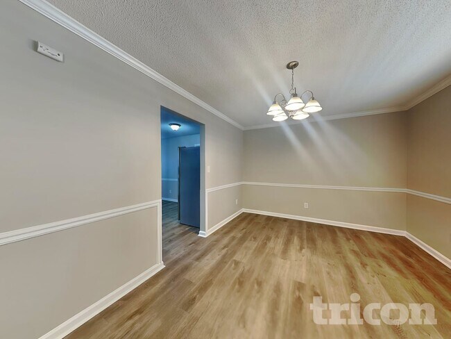 Building Photo - 207 Crystal Ct