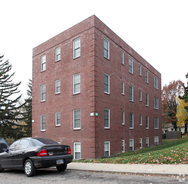 Building Photo - Colonial Park