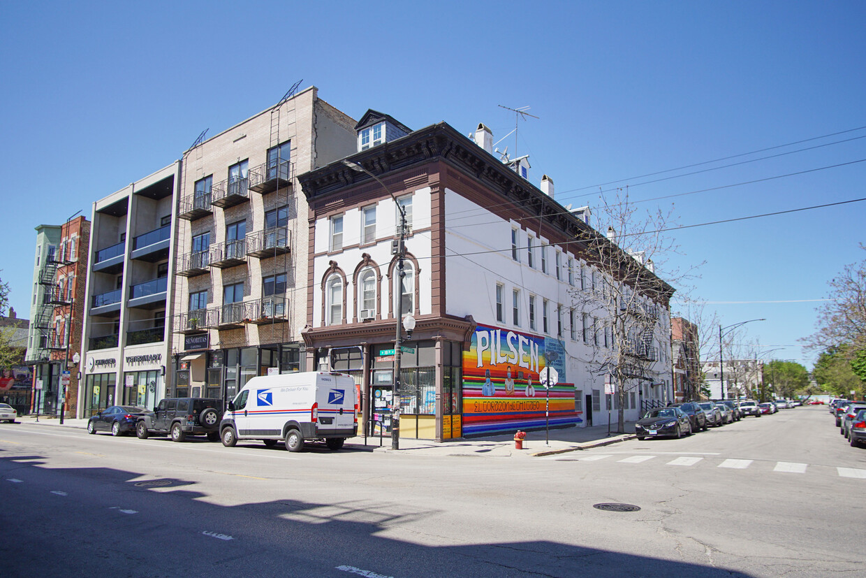 Primary Photo - 1714 S Carpenter St