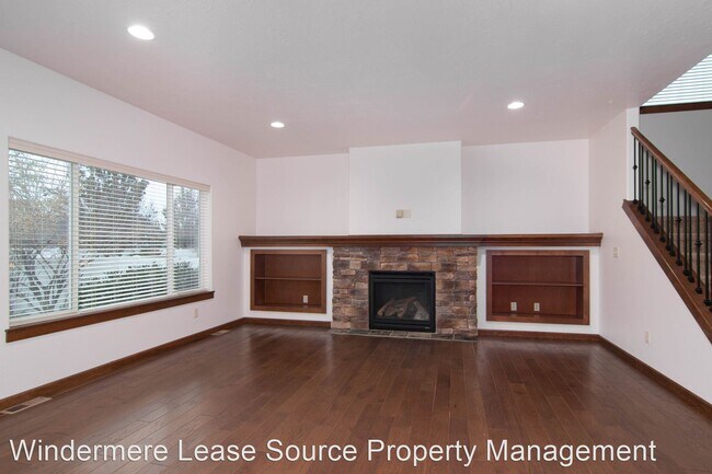 Foto del edificio - 5 br, 3.5 bath House - 1999 N Winchester St