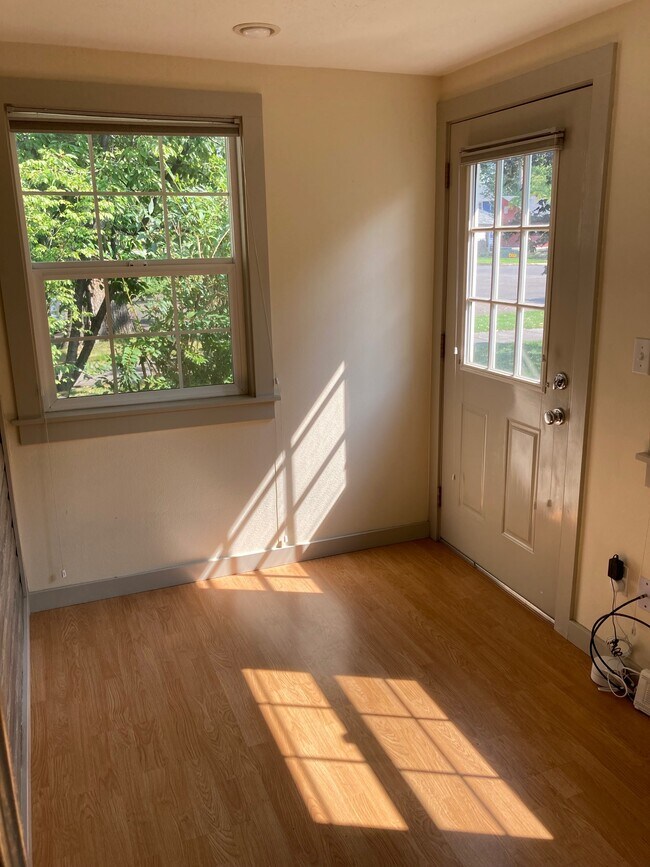 Habitación adicional - 1621 W Hays St