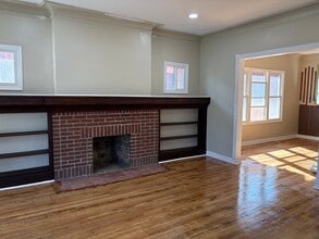 Building Photo - 2536 Calvert Ave