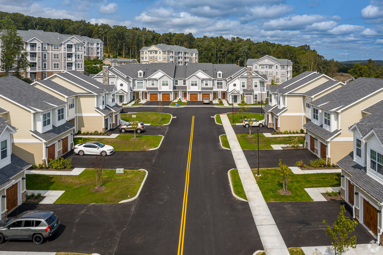 Exterior - The Cove at Gateway Commons