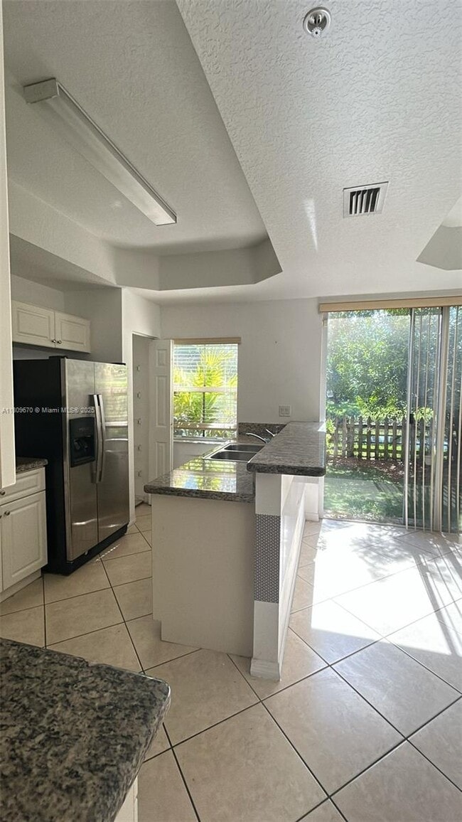 Building Photo - 937 SW 143rd Ave