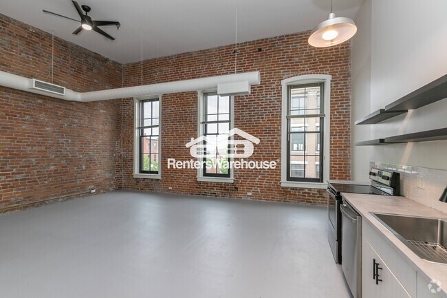 Building Photo - 412 Delaware St