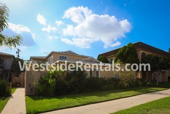 Front of Property - 13358 Victory Blvd