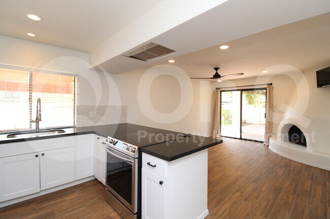 Foto del edificio - 7702 N Dreamy Draw Dr