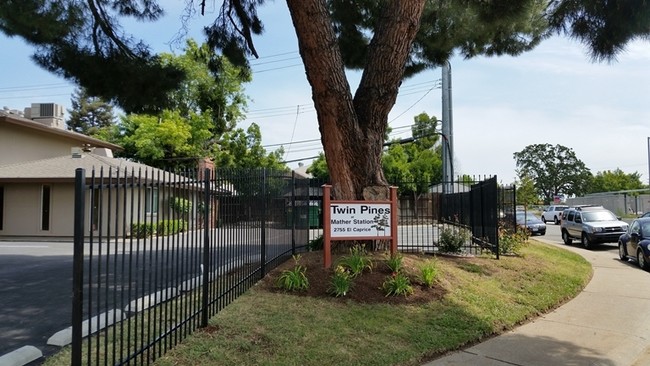Foto del edificio - Twin Pines At Mather Station