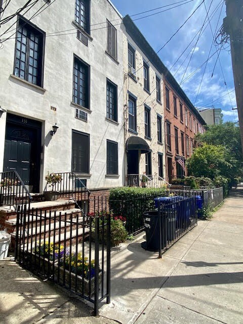 Primary Photo - 131 Bloomfield St