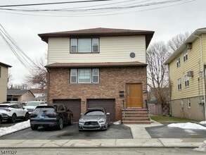 Building Photo - 388 Garibaldi Ave