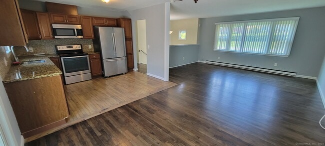 Building Photo - 5 Ken Oaks Dr