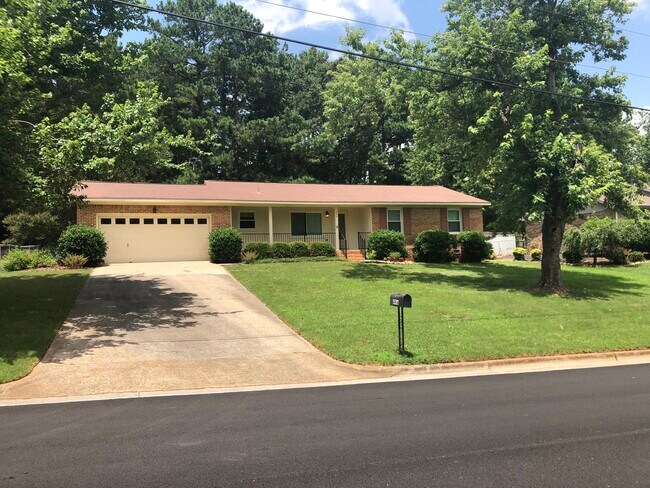Building Photo - 496 Marion Dr