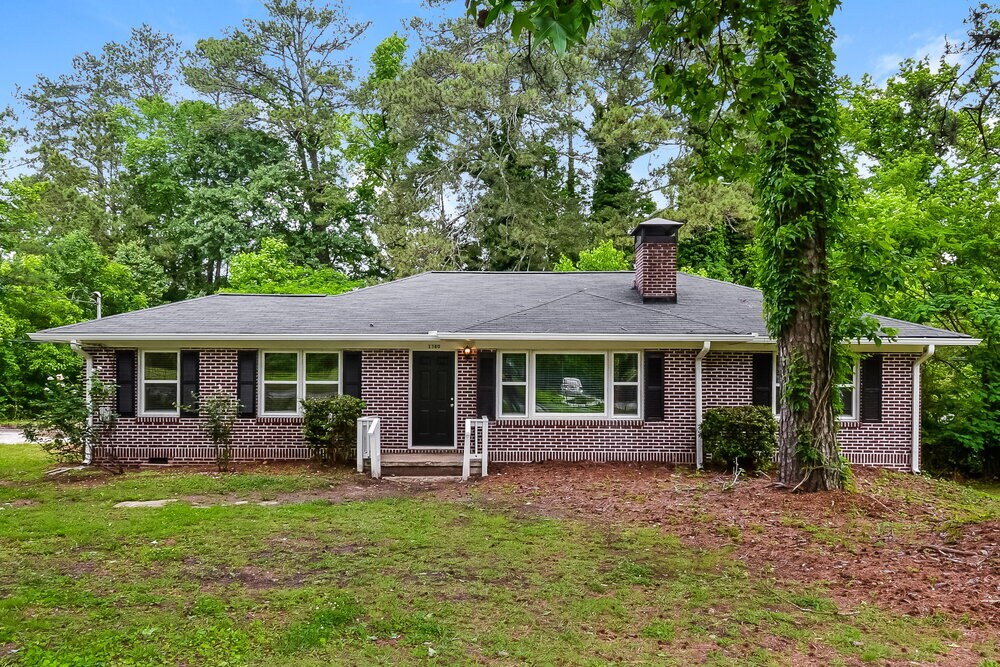 Primary Photo - 1380 Bolton Rd NW