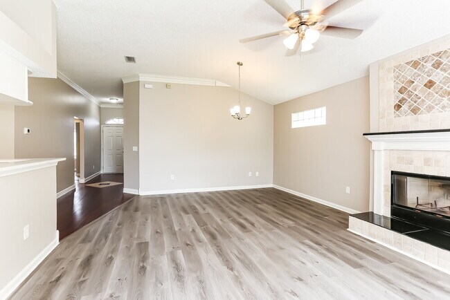 Foto del edificio - 1169 Creeks Ridge Rd