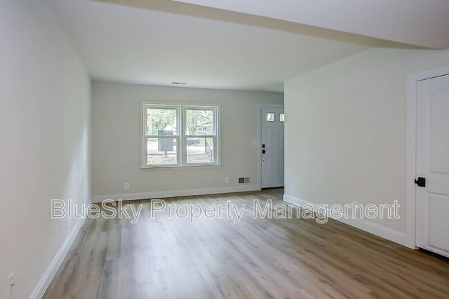Building Photo - 249 Stribling Ave