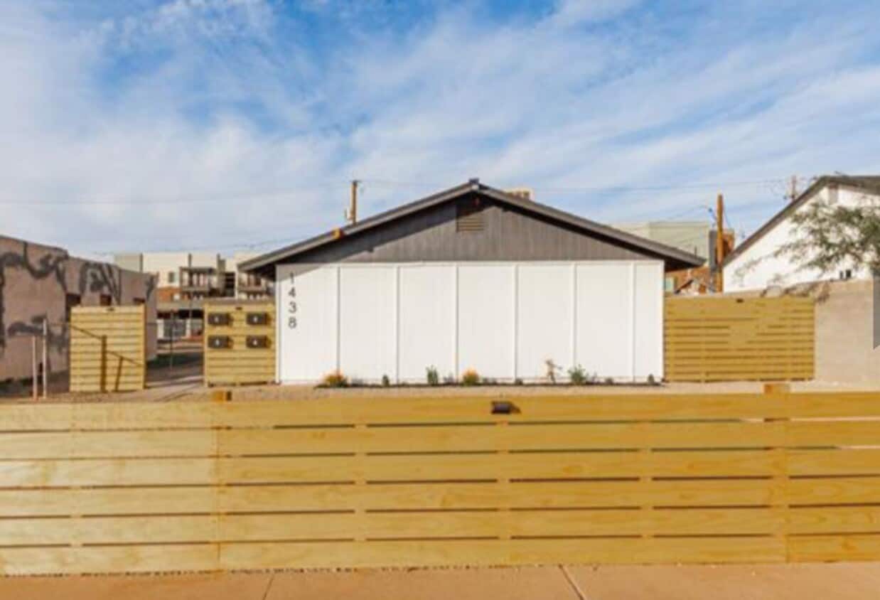 1 BEDROOM UNIT IN PRIME PHOENIX LOCATION - 1 BEDROOM UNIT IN PRIME PHOENIX LOCATION