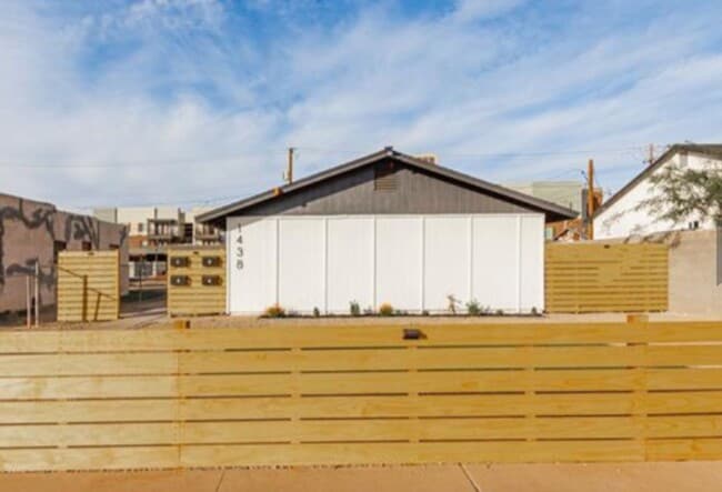 1 BEDROOM UNIT IN PRIME PHOENIX LOCATION - 1 BEDROOM UNIT IN PRIME PHOENIX LOCATION House