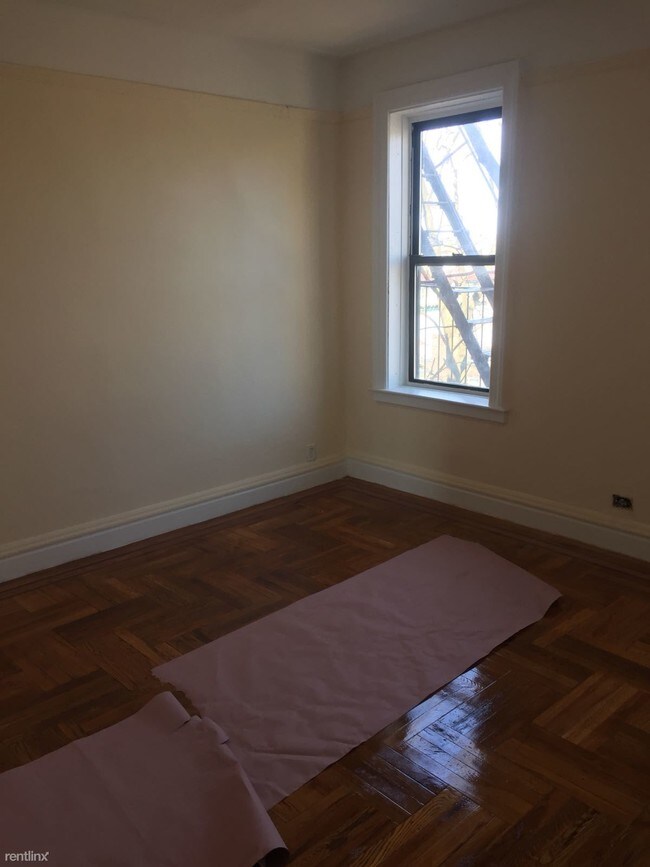 Building Photo - 1 br, 1 bath  - Popham Ave and 176th st