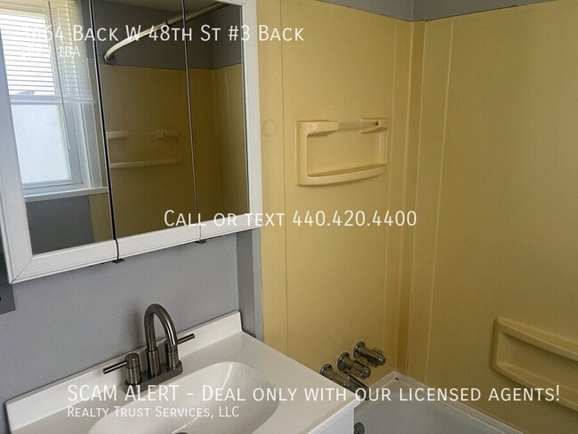 Foto del edificio - 3664 W 48th St