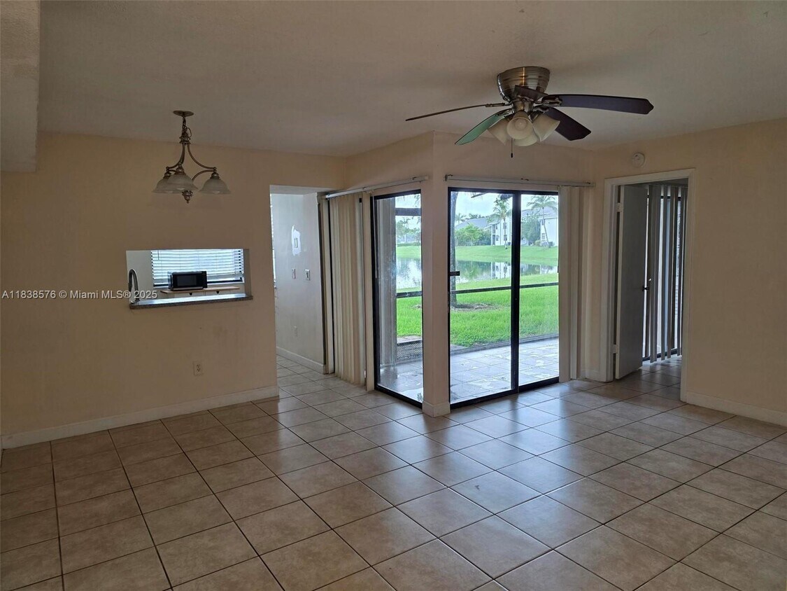 Foto principal - 1061 Jefferson Dr