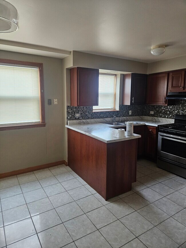 Dining Area Kitchen - 7926 S Kedzie Ave
