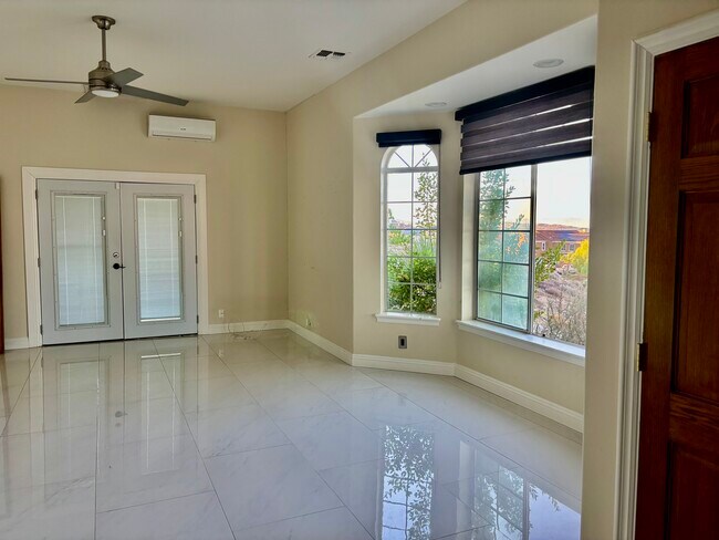 Foto del edificio - 238 Lakeview Dr