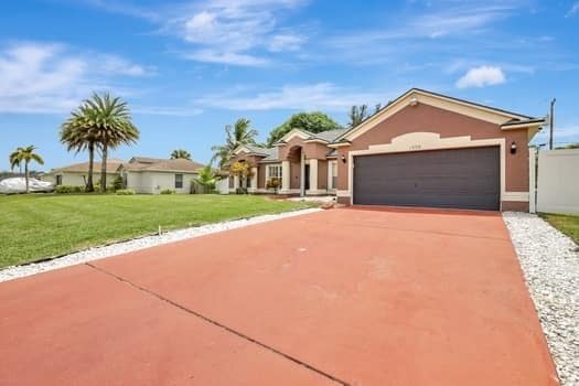 Building Photo - 1530 SW Escobar Ln