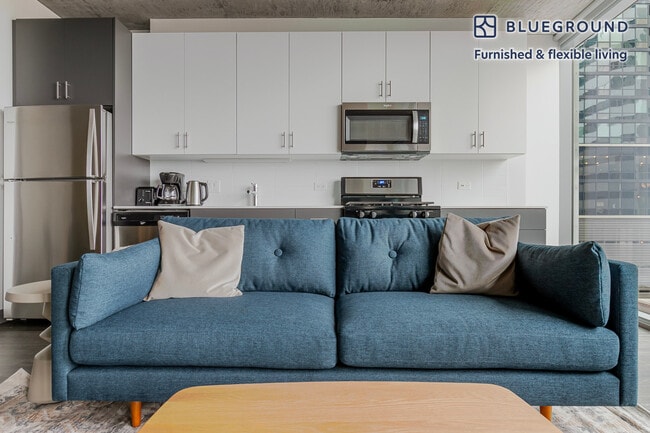 Building Photo - 60 E Randolph St