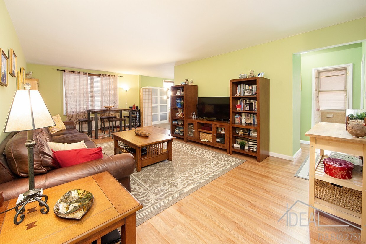 Foto principal - 9411 Shore Road #1BR