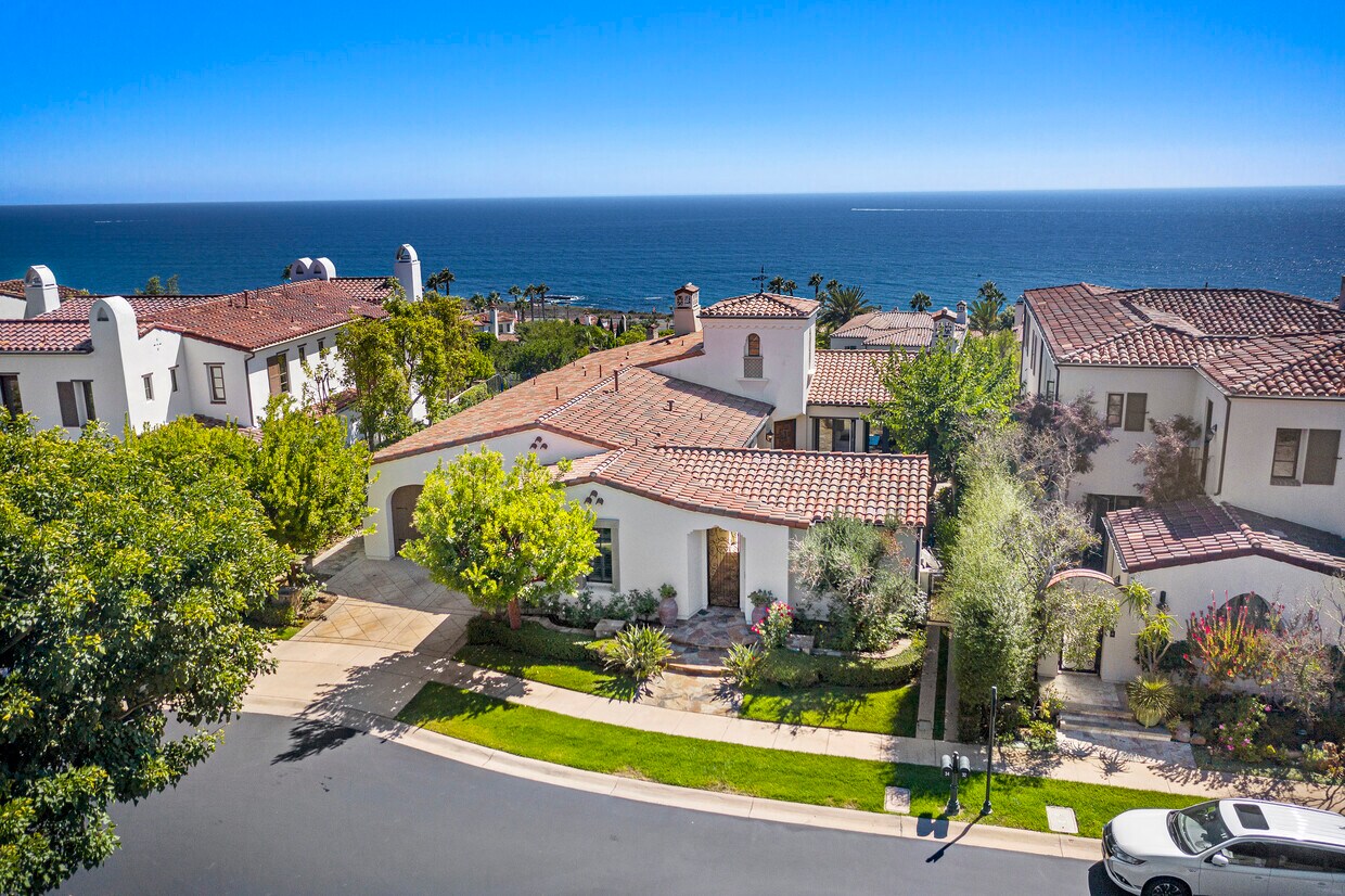 34 Surfspray Bluff, Newport Beach, CA 92657 House Rental in Newport