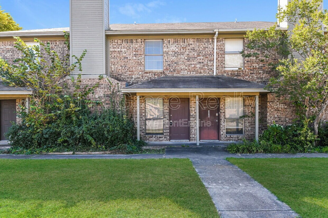 Foto principal - 5919 Shadydell Dr