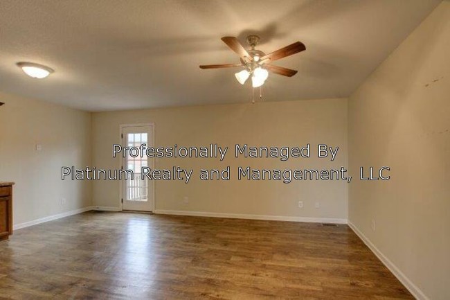 Building Photo - 1720 Thistlewood Dr