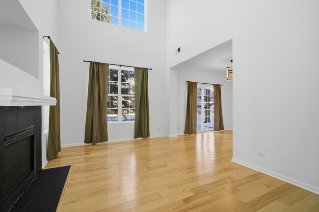 Foto del edificio - 1929 Golden Gate Ln