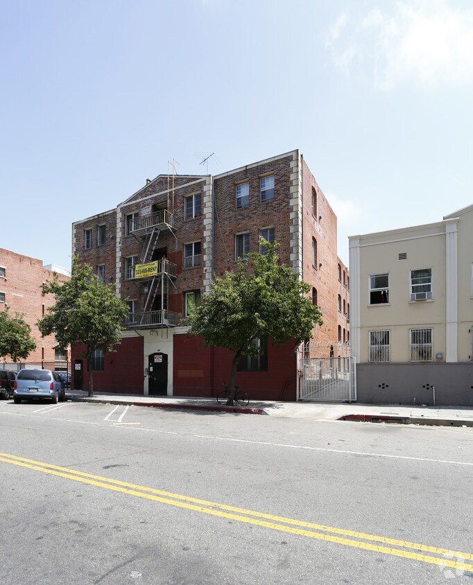 Building Photo - 746 S Normandie Ave