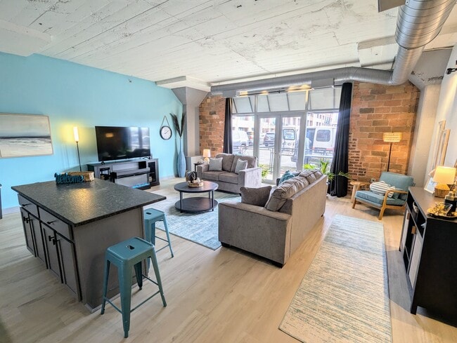 Foto del edificio - 401 W Shoreline Dr
