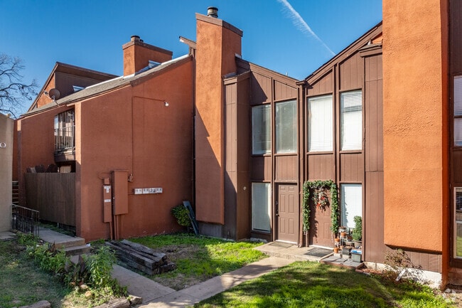 Entrances - The Lofts