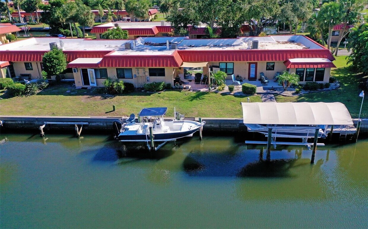 Adorable 1/1 condo with dock and amenity community - Adorable 1/1 condo with dock and amenity community