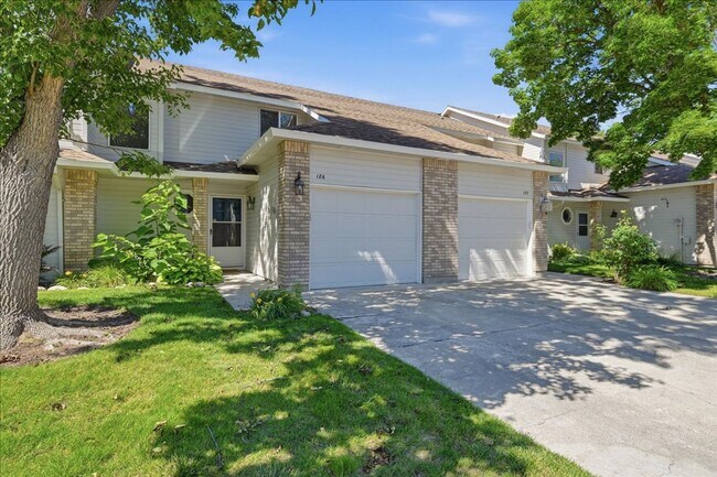 Foto del edificio - 3 Bedroom 2.5 Bathroom Townhouse in Southeast Boise