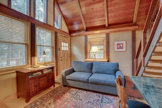 Building Photo - 7040 Bellevue Ave