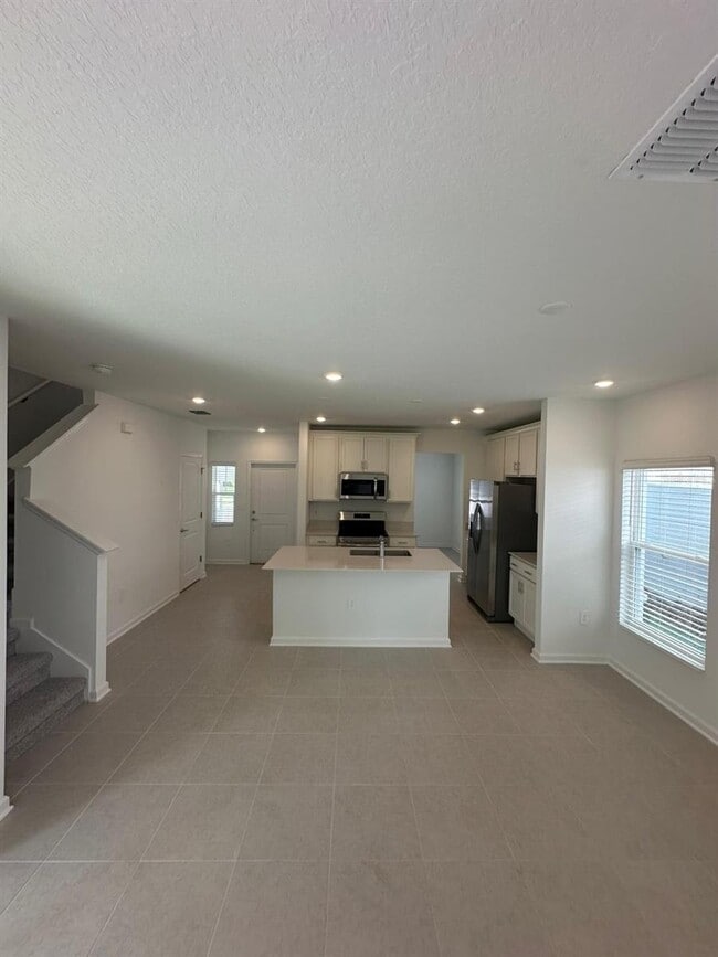 Building Photo - 6000 Zen Wy
