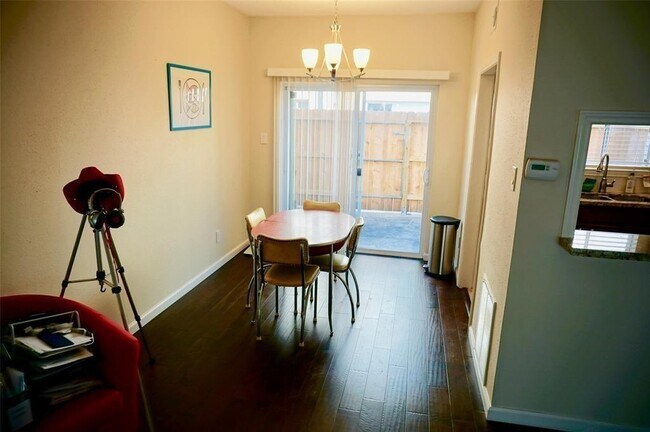 Foto del edificio - 1805 Stoney Brook Dr