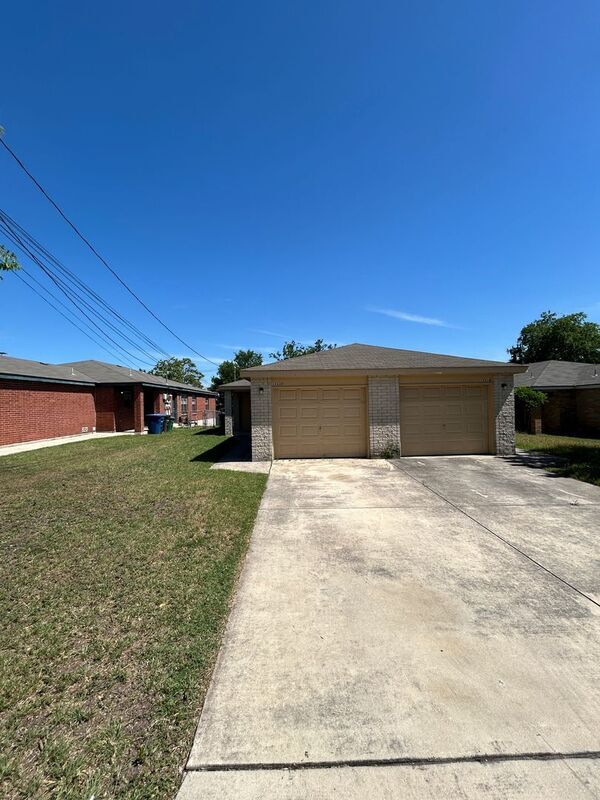 12220 Maverick Bluff St, San Antonio, TX 78247 Condo for Rent in San