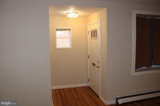 Building Photo - 510 Hamilton St NE